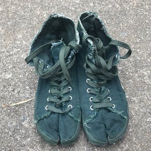 SOLD maison margiela tabi sneakers